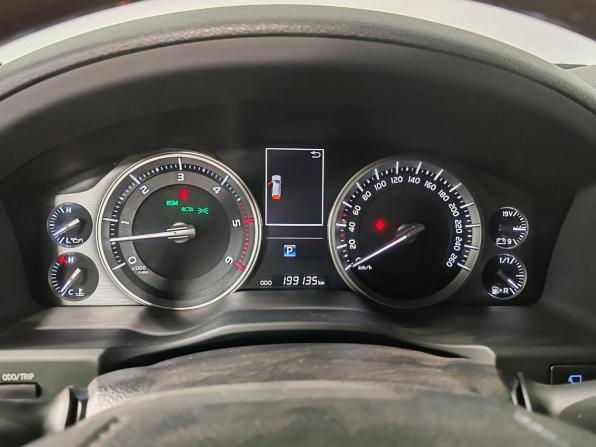 Toyota Land Cruiser 200 Series Рестайлинг 2 с пробегом 2015 года, цена 4 800 000 рублей, 199129 км, внедорожник, Автокод Объявления