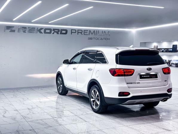 Kia Sorento III Prime Рестайлинг с пробегом 2018 года, цена 2 899 000 рублей, 93000 км, внедорожник, Автокод Объявления