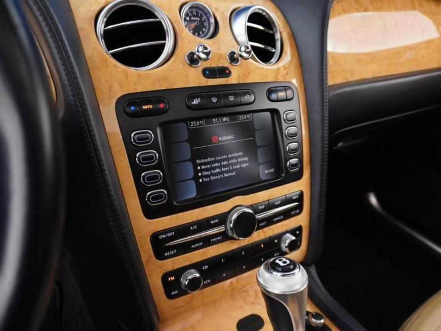 Bentley Continental Flying Spur Москва  - изображение 17
