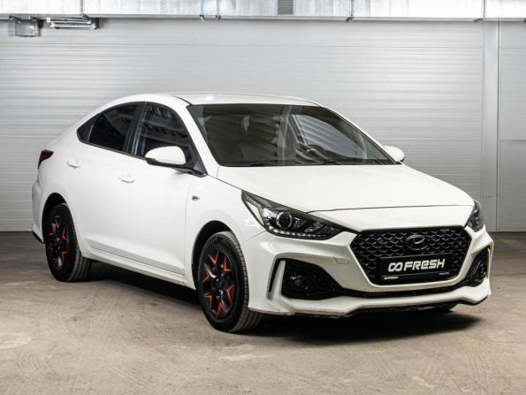 Hyundai Solaris II с пробегом 2017 года, цена 1 319 000 рублей, 191185 км, седан, Автокод Объявления