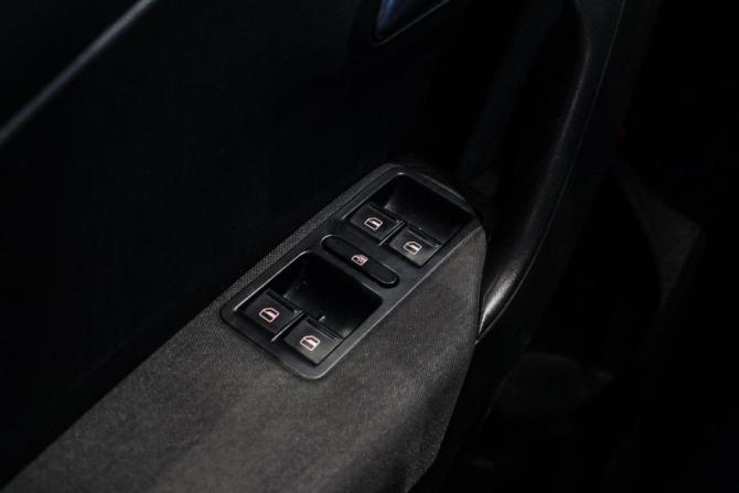 Volkswagen Polo V с пробегом 2013 года, цена 799 000 рублей, 204322 км, седан, Автокод Объявления