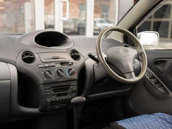 Toyota Vitz I (P10) с пробегом 2002 года, цена 325 000 рублей, 274514 км, хэтчбек, Автокод Объявления