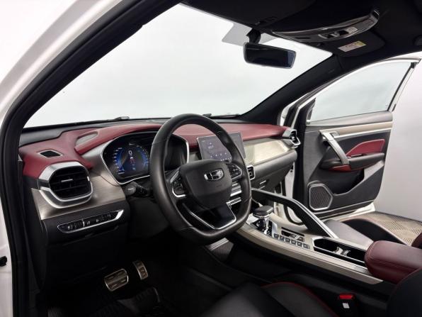 Geely Coolray I с пробегом 2023 года, цена 1 950 000 рублей, 32664 км, внедорожник, Автокод Объявления