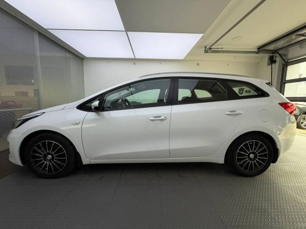 Kia Ceed II Рестайлинг с пробегом 2017 года, цена 1 365 000 рублей, 168767 км, универсал, Автокод Объявления