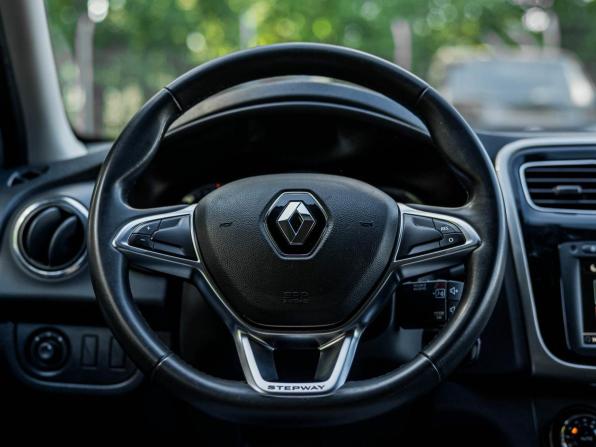 Renault Sandero II Рестайлинг с пробегом 2019 года, цена 1 075 000 рублей, 86512 км, хэтчбек, Автокод Объявления