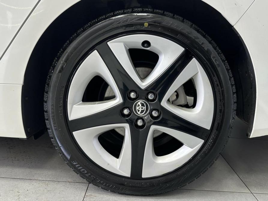 Toyota Prius IV (XW50) Красноярск  - изображение 6