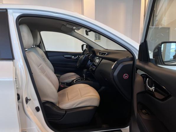 Nissan Qashqai II с пробегом 2016 года, цена 2 045 000 рублей, 27673 км, внедорожник, Автокод Объявления