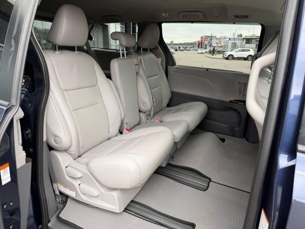 Toyota Sienna III Рестайлинг 2 с пробегом 2019 года, цена 3 275 000 рублей, 156636 км, минивэн, Автокод Объявления