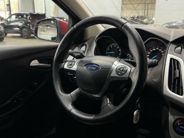 Ford Focus III с пробегом 2012 года, цена 570 000 рублей, 262229 км, хэтчбек, Автокод Объявления