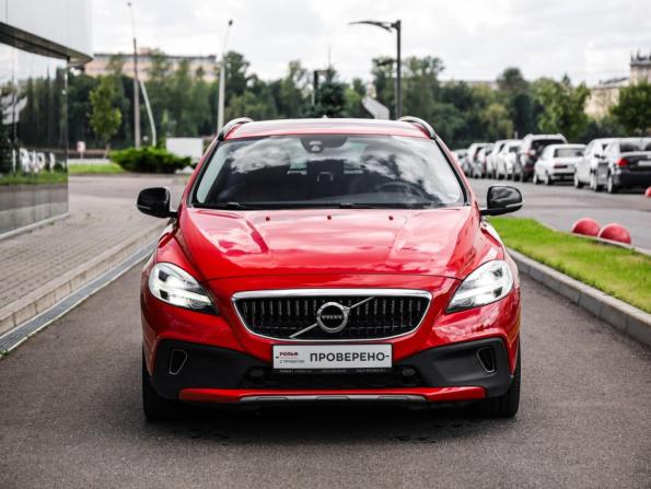 Volvo V40 Cross Country I Рестайлинг с пробегом 2019 года, цена 1 899 000 рублей, 76671 км, хэтчбек, Автокод Объявления