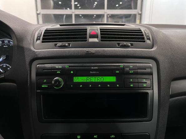 Skoda Octavia II (A5) Рестайлинг с пробегом 2013 года, цена 735 000 рублей, 235334 км, лифтбек, Автокод Объявления