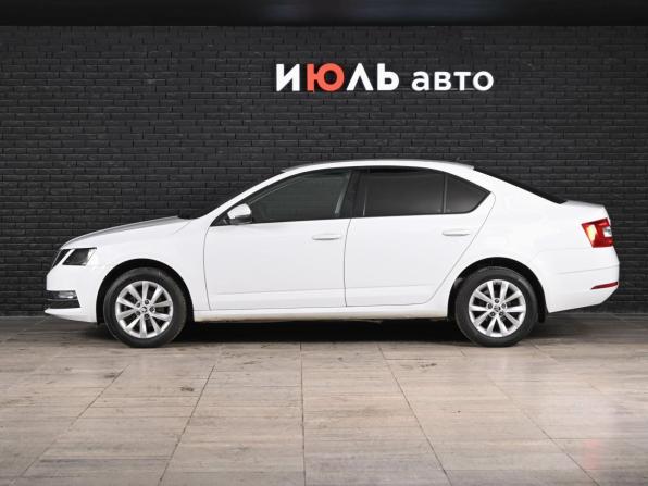 Skoda Octavia III (A7) Рестайлинг с пробегом 2017 года, цена 1 890 000 рублей, 70384 км, лифтбек, Автокод Объявления