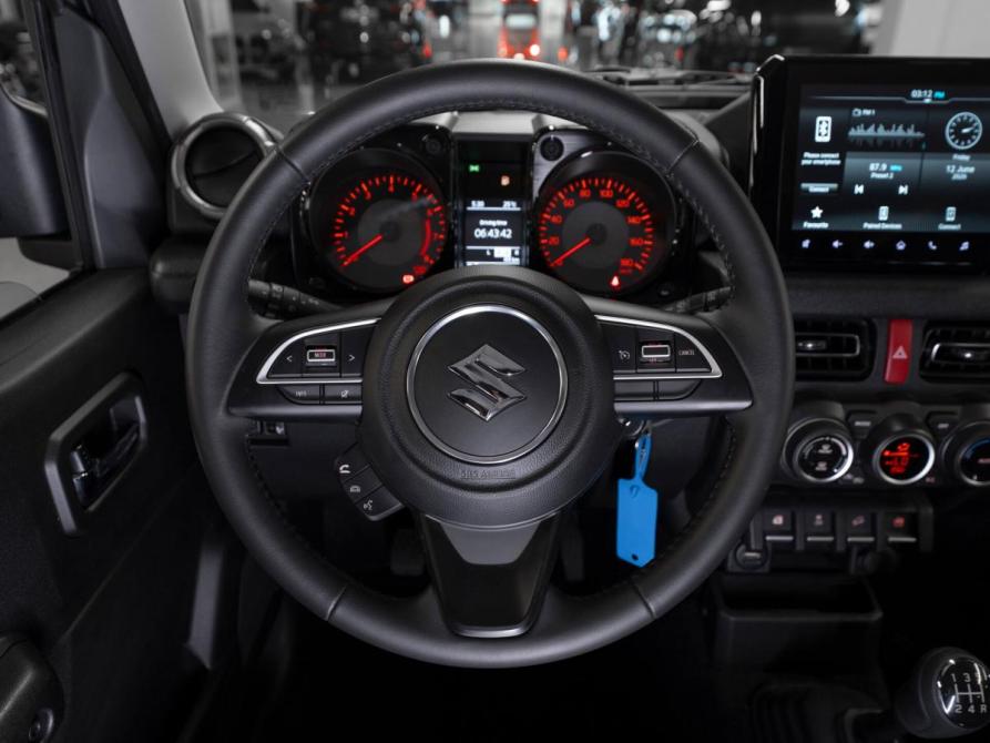 Suzuki Jimny IV Москва  - изображение 10