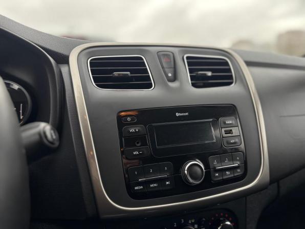 Renault Sandero II Рестайлинг с пробегом 2021 года, цена 1 070 000 рублей, 120304 км, хэтчбек, Автокод Объявления