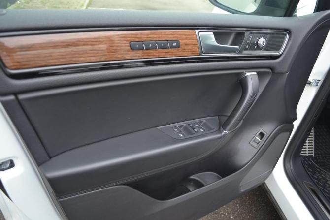 Volkswagen Touareg II Рестайлинг с пробегом 2018 года, цена 4 100 000 рублей, 61078 км, внедорожник, Автокод Объявления