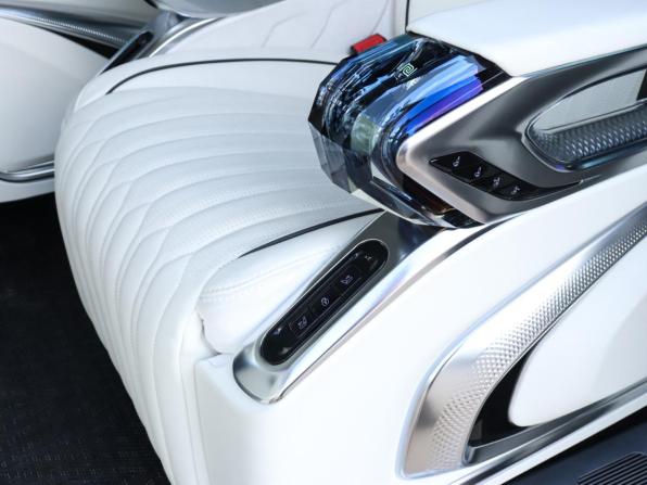 Mercedes-Benz V-Класс III (W447) Рестайлинг с пробегом 2024 года, цена 8 995 000 рублей, 7940 км, минивэн, Автокод Объявления