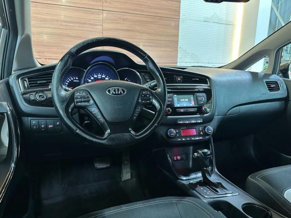 Kia Ceed II Рестайлинг с пробегом 2015 года, цена 1 249 000 рублей, 193225 км, хэтчбек, Автокод Объявления
