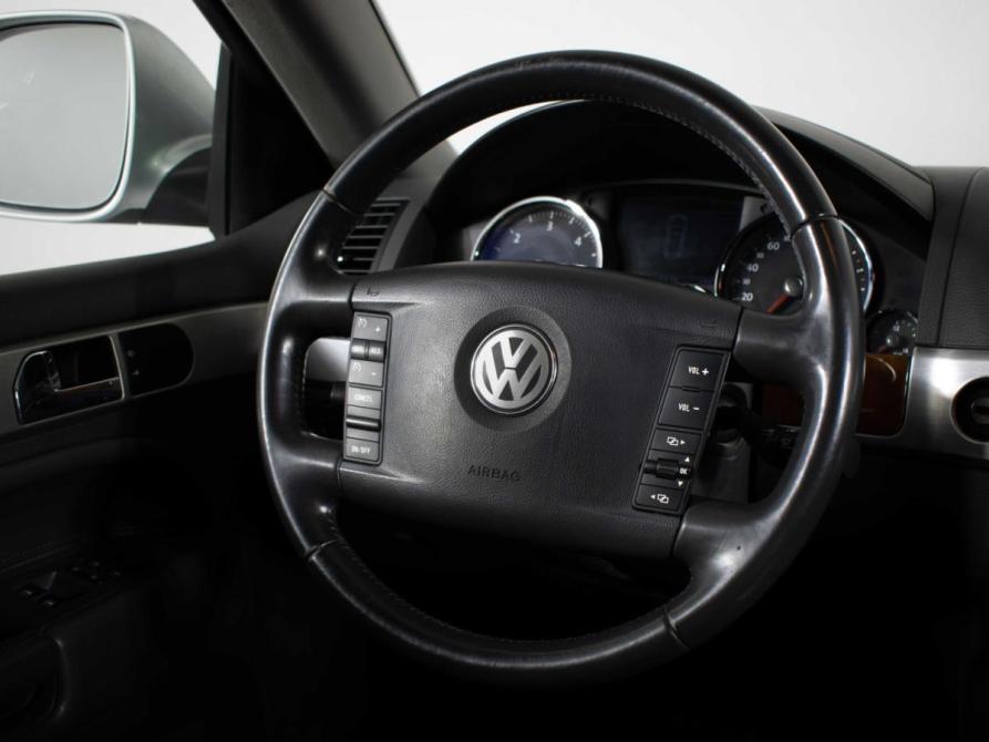Volkswagen Touareg I Рестайлинг Москва  - изображение 11