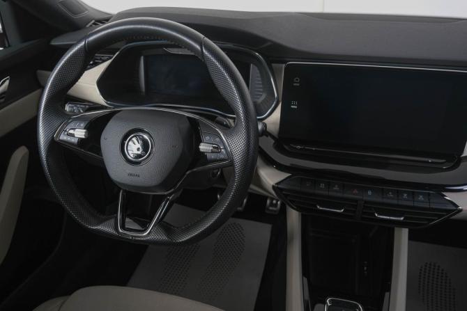 Skoda Octavia IV (A8) с пробегом 2020 года, цена 2 799 000 рублей, 30100 км, лифтбек, Автокод Объявления
