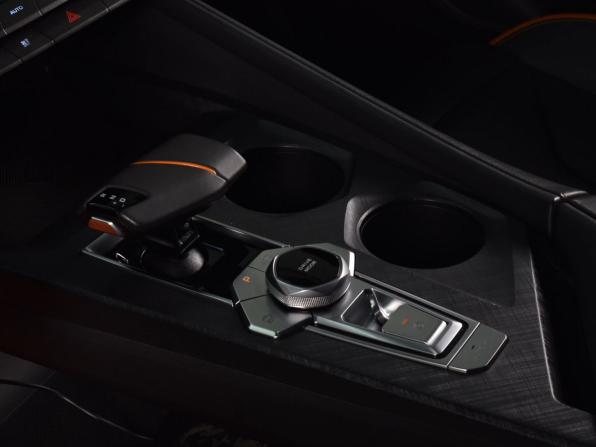 Changan UNI-V I с пробегом 2023 года, цена 2 275 995 рублей, 73518 км, лифтбек, Автокод Объявления