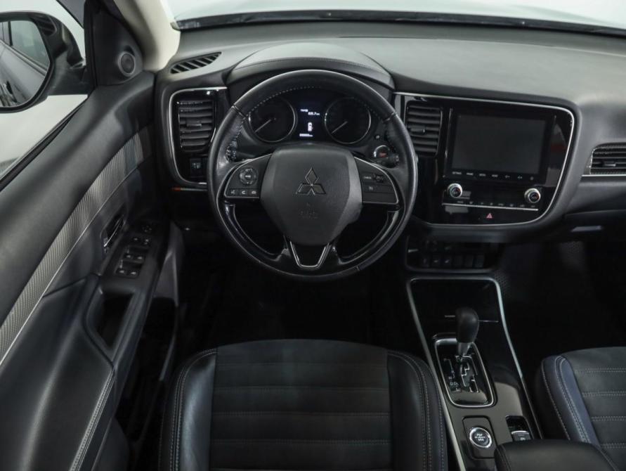 Mitsubishi Outlander III Рестайлинг 3 Санкт-Петербург  - изображение 10