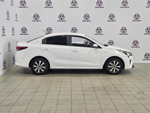 Kia Rio IV Рестайлинг с пробегом 2021 года, цена 1 674 000 рублей, 80535 км, седан, Автокод Объявления