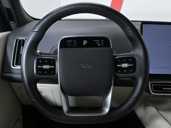Li Auto (Lixiang) L7 I с пробегом 2023 года, цена 6 100 000 рублей, 39500 км, внедорожник, Автокод Объявления
