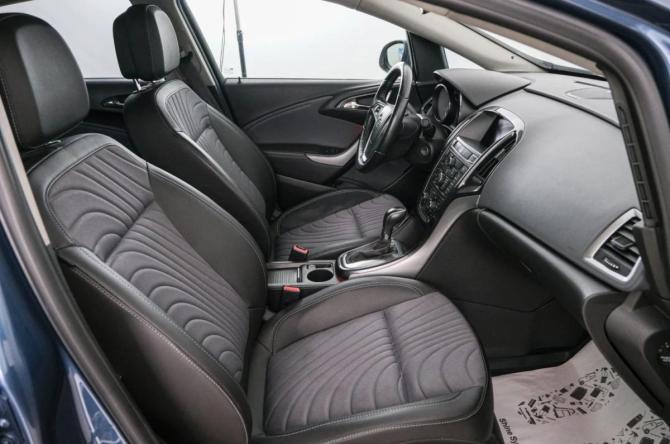 Opel Astra J Рестайлинг с пробегом 2014 года, цена 1 049 000 рублей, 87000 км, седан, Автокод Объявления