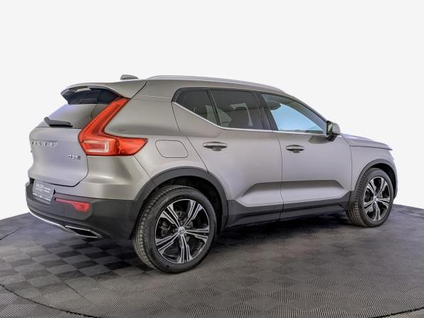 Volvo XC40 I с пробегом 2020 года, цена 3 155 000 рублей, 111143 км, внедорожник, Автокод Объявления