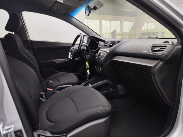 Kia Rio III Рестайлинг с пробегом 2017 года, цена 1 320 000 рублей, 86600 км, хэтчбек, Автокод Объявления