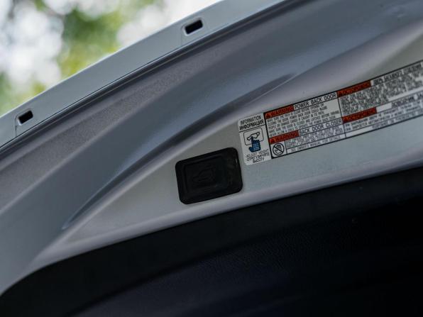 Toyota RAV4 IV (XA40) Рестайлинг с пробегом 2018 года, цена 2 020 000 рублей, 196951 км, внедорожник, Автокод Объявления