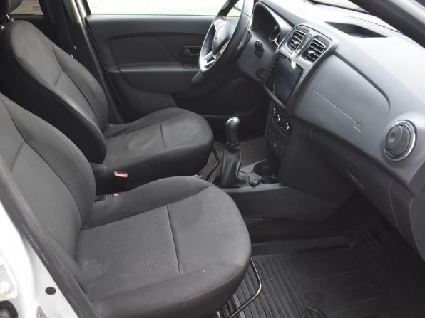 Renault Logan II Рестайлинг с пробегом 2019 года, цена 777 000 рублей, 178272 км, седан, Автокод Объявления