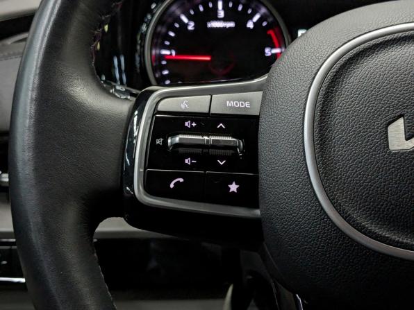 Kia Carnival IV с пробегом 2023 года, цена 4 250 000 рублей, 88000 км, минивэн, Автокод Объявления