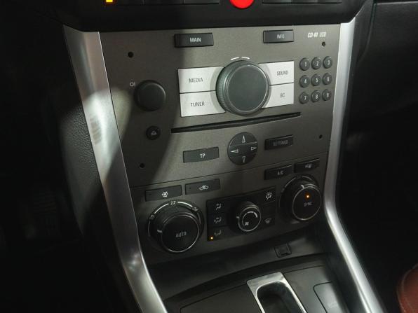 Opel Antara I Рестайлинг с пробегом 2014 года, цена 887 000 рублей, 288000 км, внедорожник, Автокод Объявления