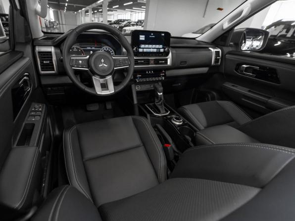 Mitsubishi L200 VI с пробегом 2025 года, цена 5 350 000 рублей, 15 км, пикап, Автокод Объявления