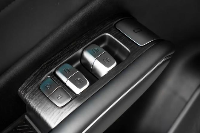 Новый Omoda C7 2026 года, цена 3 498 900 рублей, внедорожник, Автокод Объявления