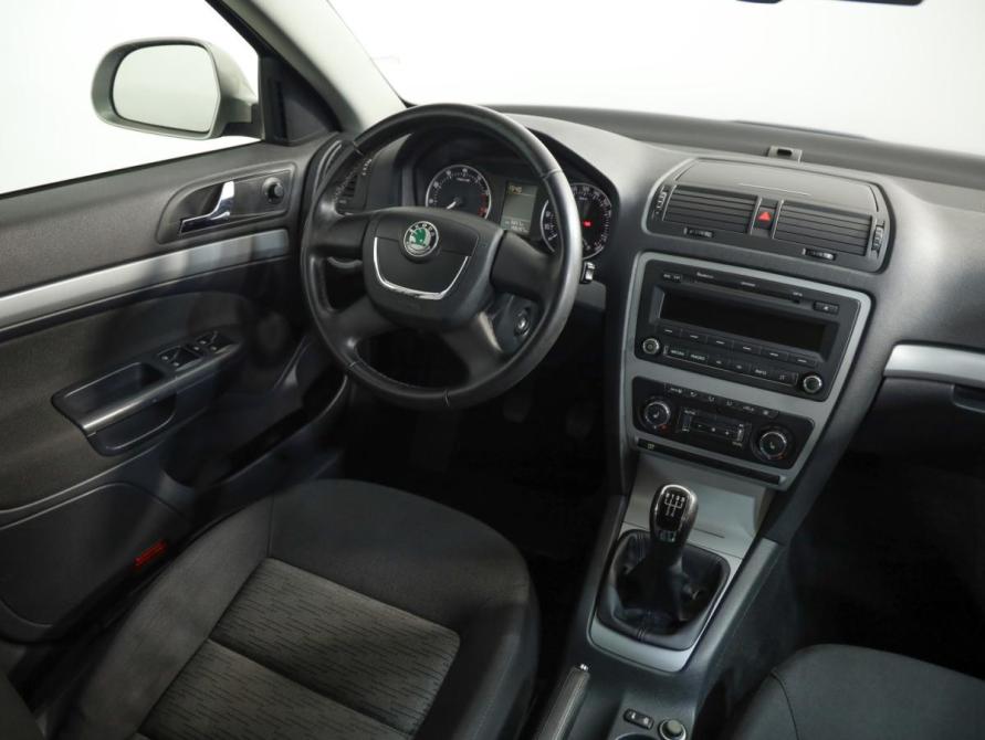 Skoda Octavia II (A5) Рестайлинг Санкт-Петербург  - изображение 9