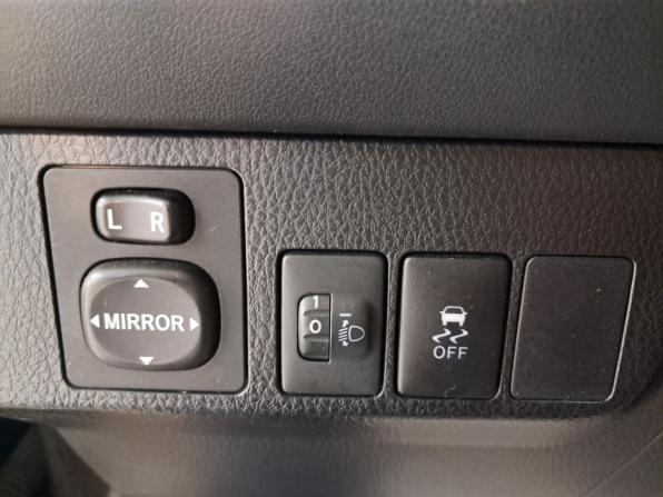 Toyota RAV4 IV (XA40) с пробегом 2015 года, цена 1 930 000 рублей, 173288 км, внедорожник, Автокод Объявления