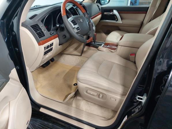 Toyota Land Cruiser 200 Series Рестайлинг 1 с пробегом 2013 года, цена 3 170 000 рублей, 307617 км, внедорожник, Автокод Объявления