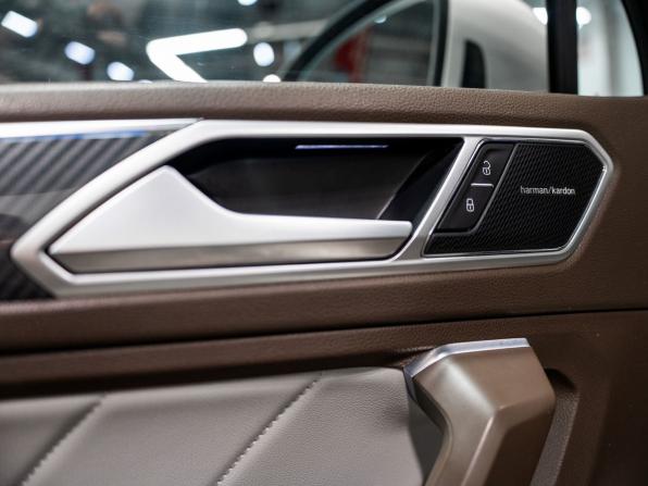 Volkswagen Tiguan II Рестайлинг с пробегом 2021 года, цена 4 020 000 рублей, 25700 км, внедорожник, Автокод Объявления