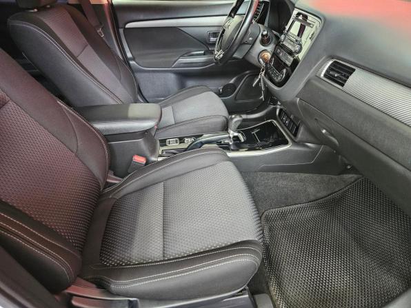 Mitsubishi Outlander III Рестайлинг 2 с пробегом 2017 года, цена 1 870 000 рублей, 142000 км, внедорожник, Автокод Объявления