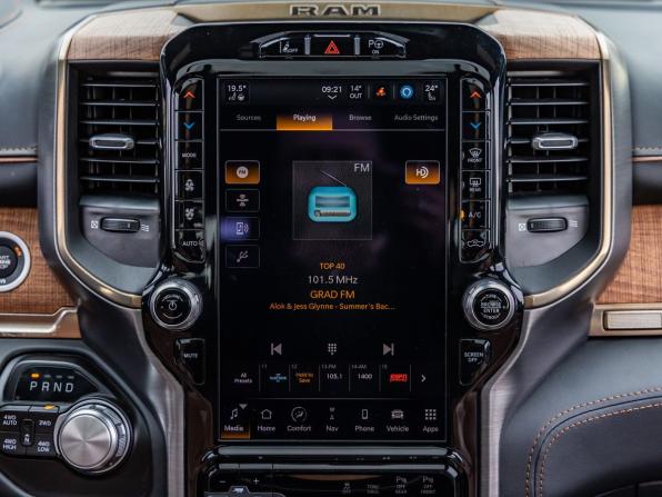 Ram 1500 V с пробегом 2021 года, цена 7 648 000 рублей, 59317 км, offers.body_type.unknown, Автокод Объявления