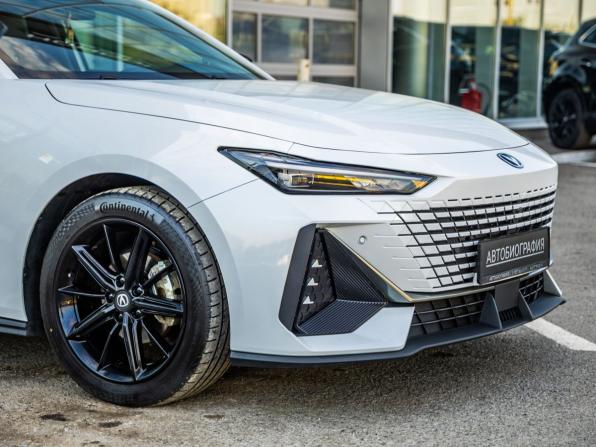 Changan UNI-V I с пробегом 2024 года, цена 2 398 000 рублей, 36817 км, лифтбек, Автокод Объявления