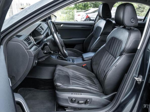 Skoda Superb III Рестайлинг с пробегом 2019 года, цена 2 500 000 рублей, 147478 км, лифтбек, Автокод Объявления