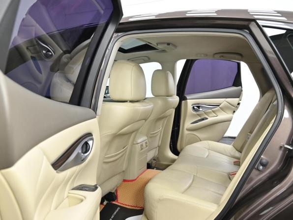 Infiniti Q70 I Рестайлинг с пробегом 2015 года, цена 2 049 000 рублей, 136000 км, седан, Автокод Объявления