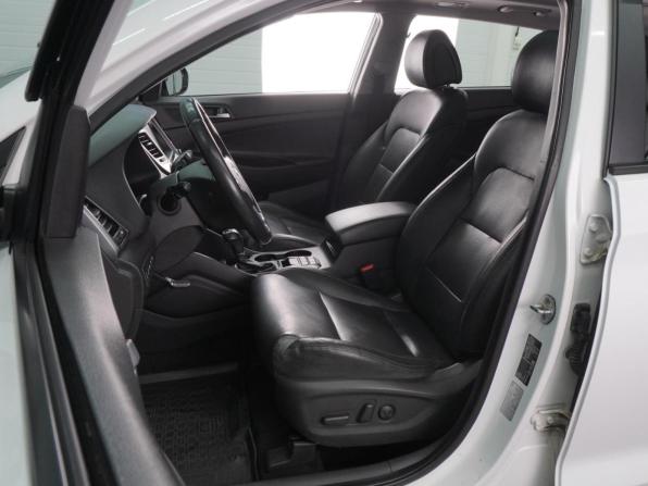 Hyundai Tucson III с пробегом 2016 года, цена 1 649 000 рублей, 179268 км, внедорожник, Автокод Объявления