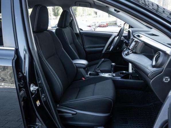 Toyota RAV4 IV (XA40) Рестайлинг с пробегом 2017 года, цена 2 115 000 рублей, 145700 км, внедорожник, Автокод Объявления