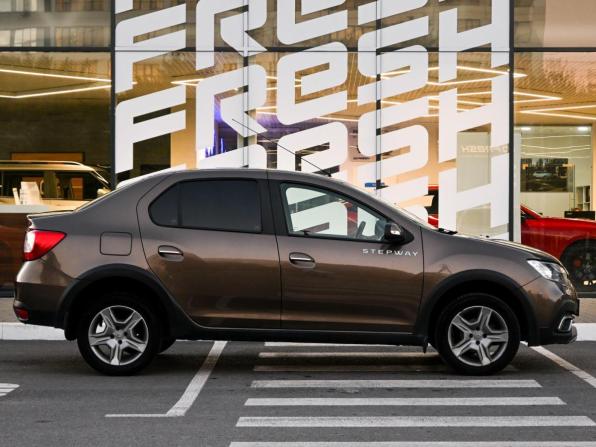 Renault Logan II Рестайлинг с пробегом 2019 года, цена 899 000 рублей, 176989 км, седан, Автокод Объявления