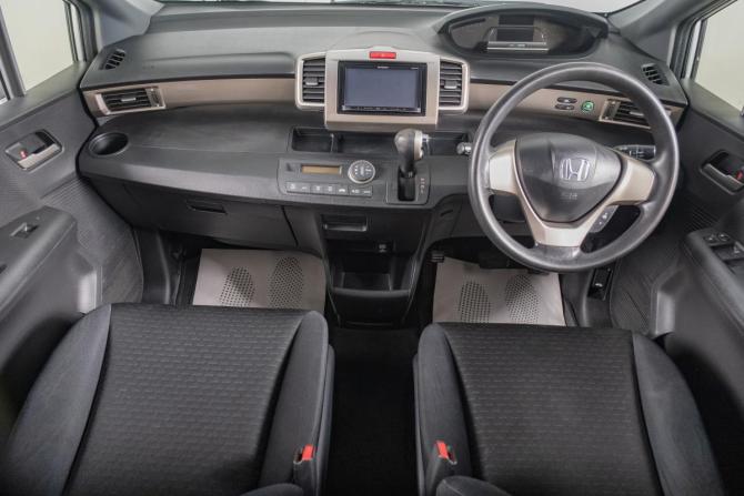 Honda Freed I Рестайлинг с пробегом 2012 года, цена 1 069 000 рублей, 191475 км, компактвэн, Автокод Объявления