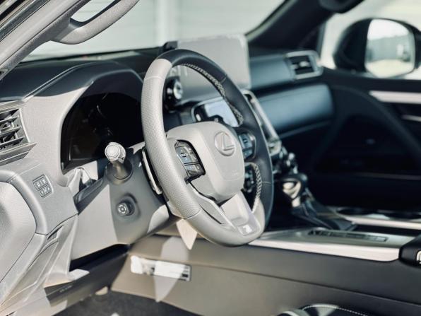Lexus LX IV с пробегом 2024 года, цена 20 860 000 рублей, 18 км, внедорожник, Автокод Объявления